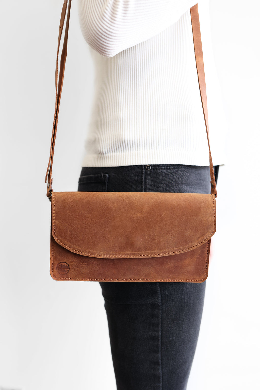 Leather Safari Wallet Crossbody – Phone & Card Organizer