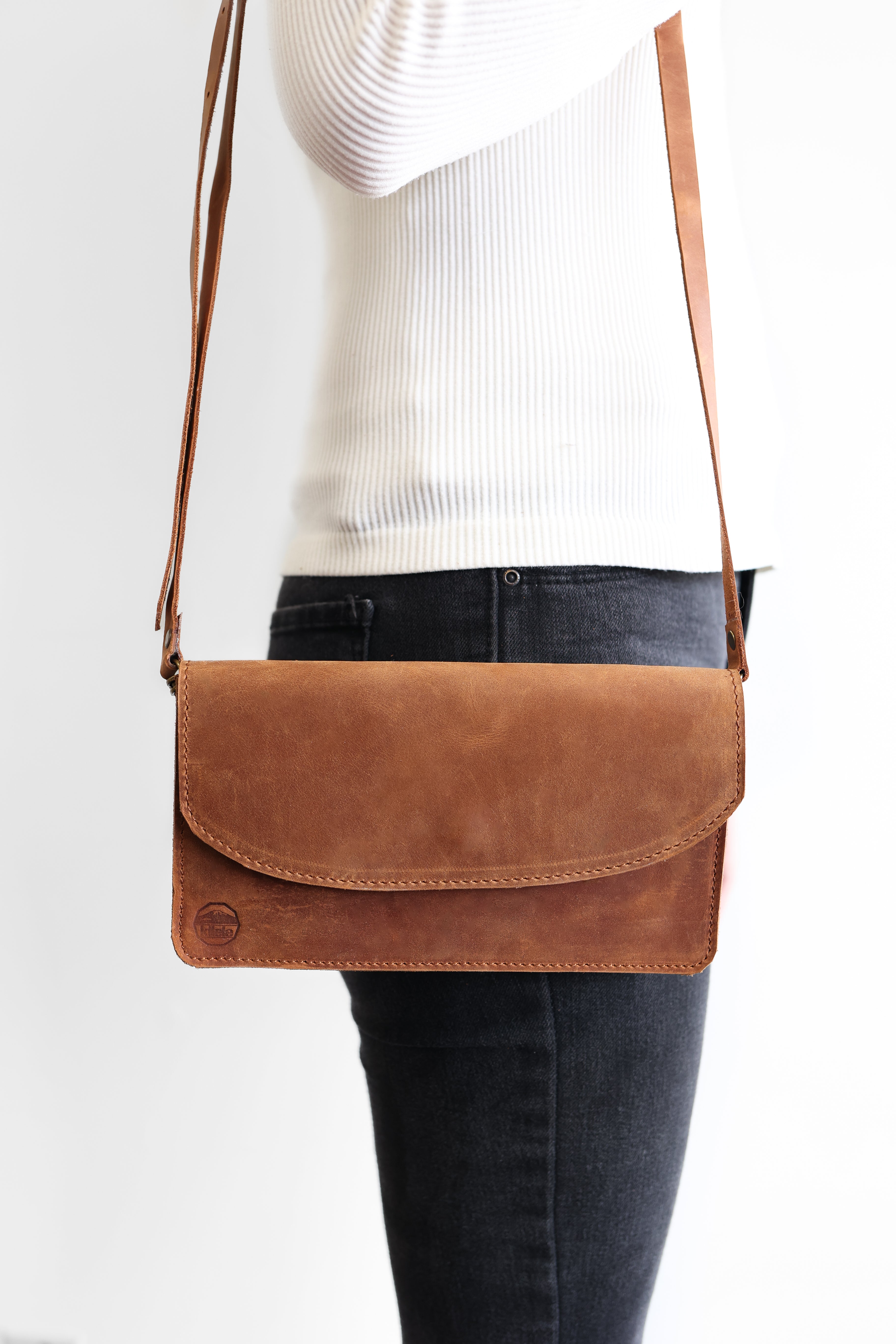 Leather Safari Wallet Crossbody – Phone & Card Organizer