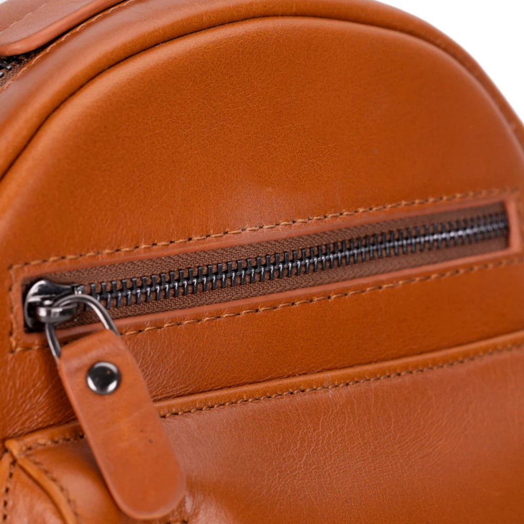 Leather Crossbody Bag – Unisex, Multiple Zipper Pockets, Suede-Lined Interior