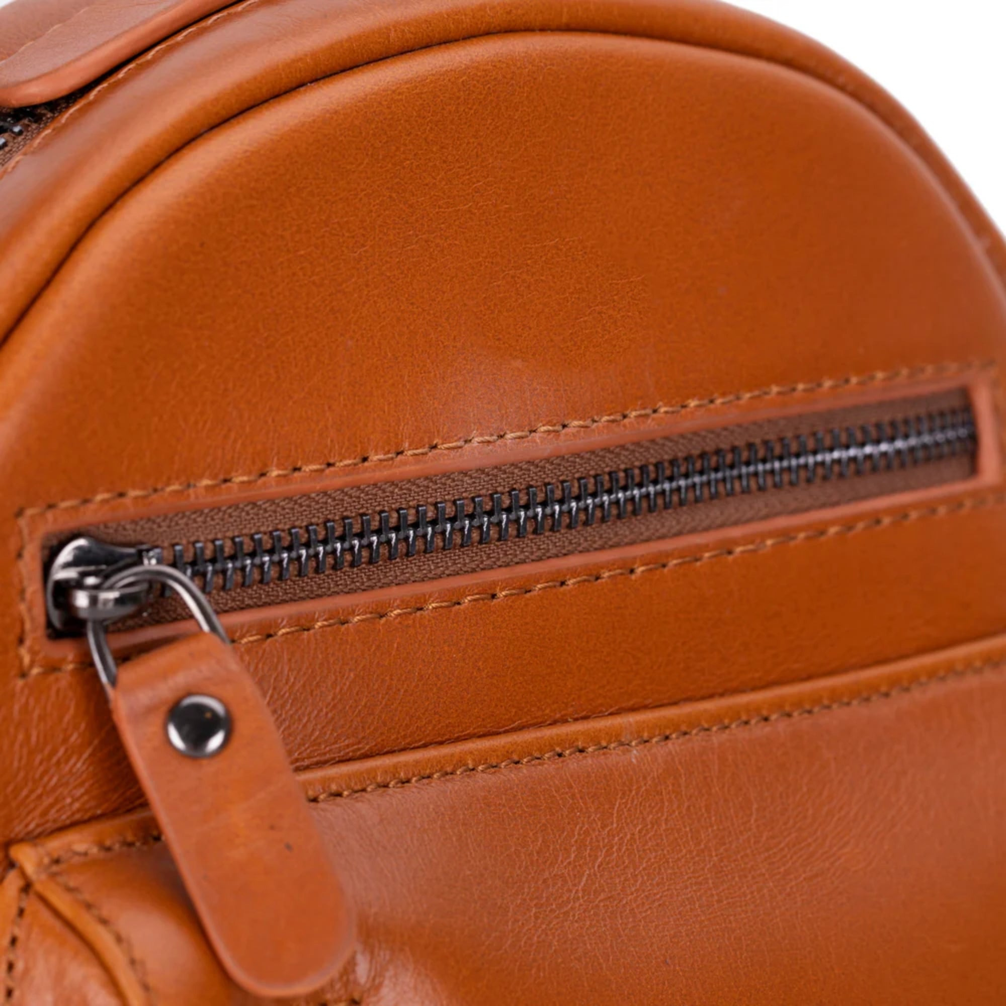 Leather Crossbody Bag – Unisex, Multiple Zipper Pockets, Suede-Lined Interior